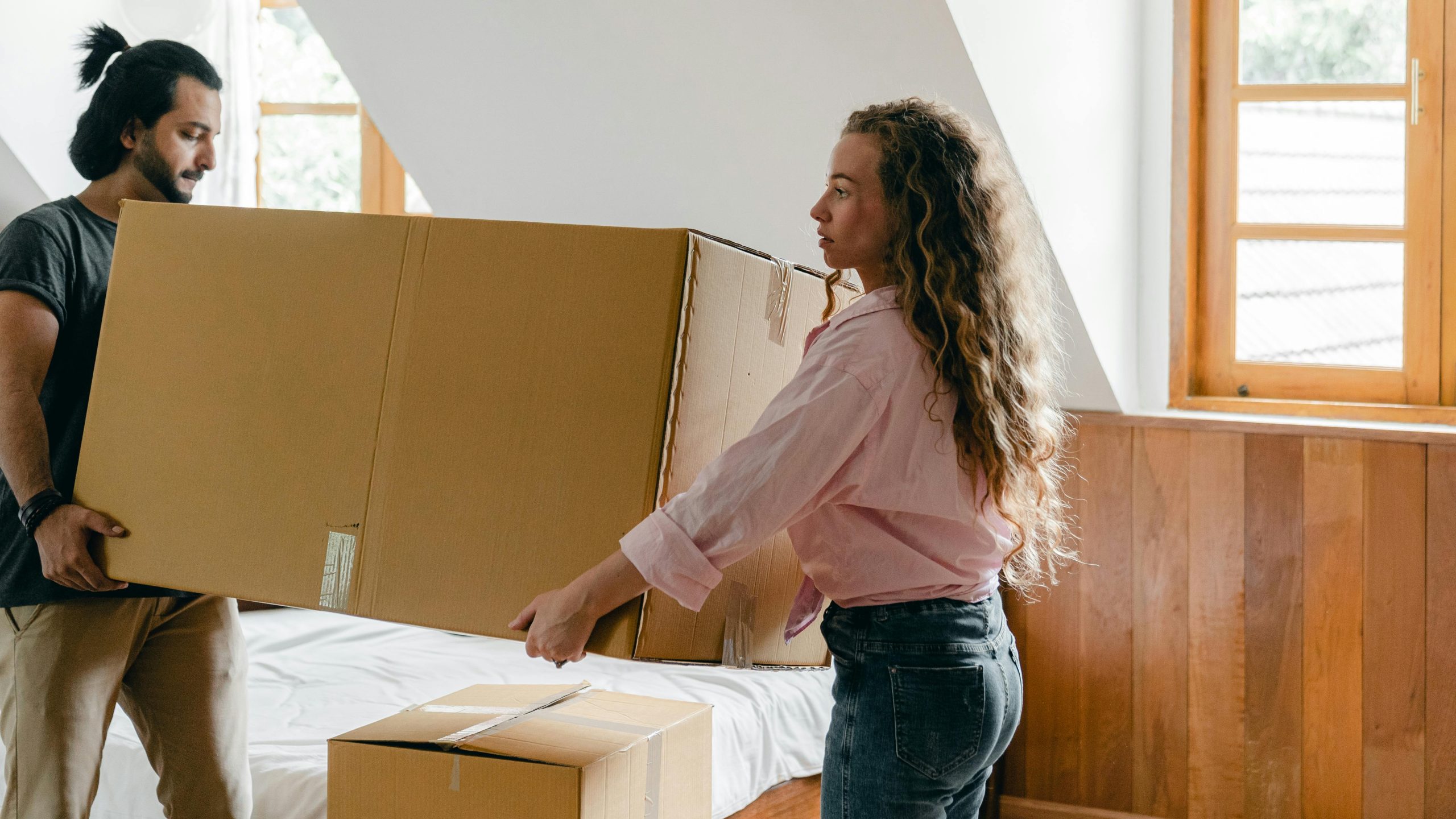 End-to-End Packing and Moving Services for Homes and Offices
